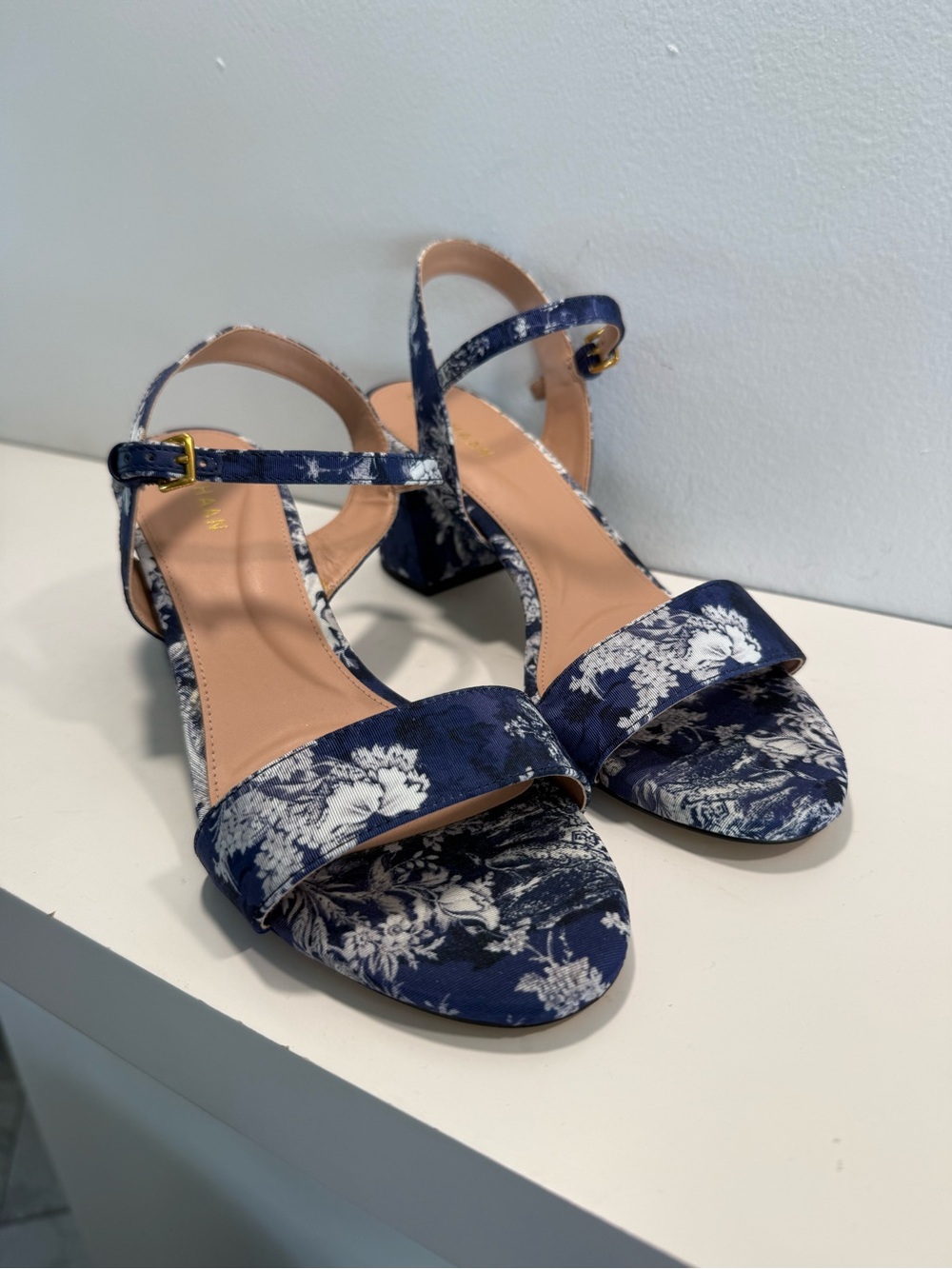 Cole Haan Josie Navy Floral Block Heel Sandals - NWOT, size 8